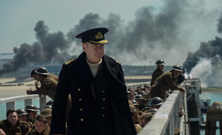 Kenneth Branagh in un scena del film Dunkirk (2017)